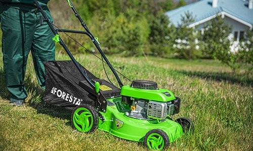 «4Т двигатель» товара: «Газонокосилка бензиновая Foresta GM-410 + Масло» - фото №1 Характеристика товара «4Т двигатель» - фото №1