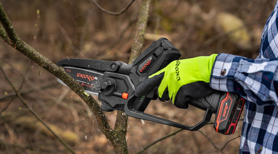 Аккумуляторная цепная пила Dnipro-M
